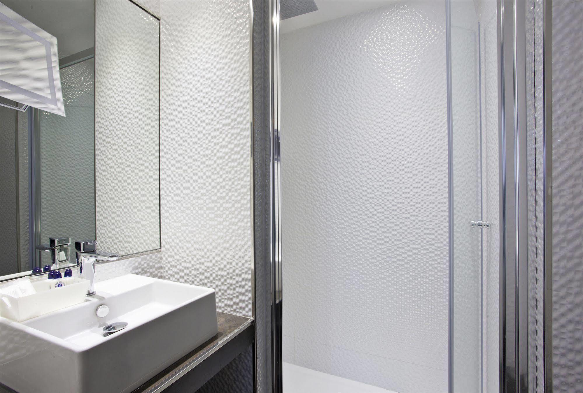Best Western Nouvel Orleans Montparnasse Párizs Kültér fotó